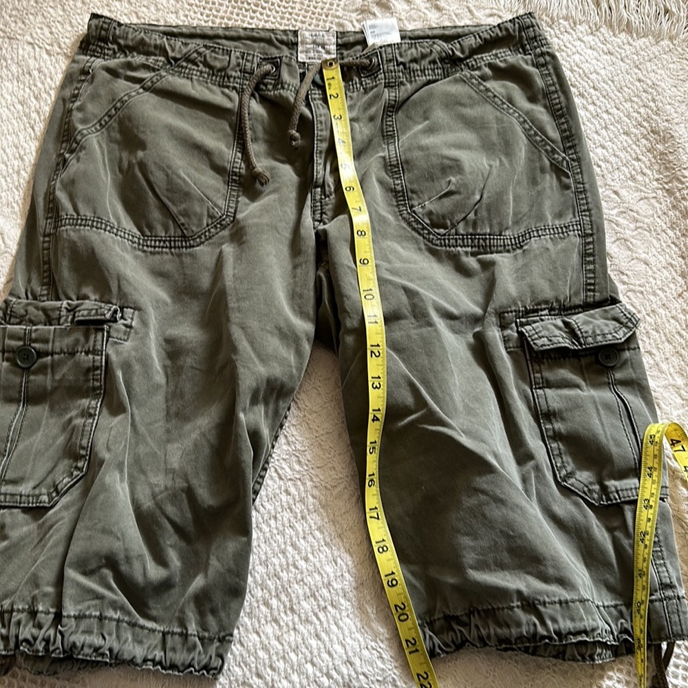 Vintage H&M L.O.G.G. Green cargo shorts - Picture 5 of 5